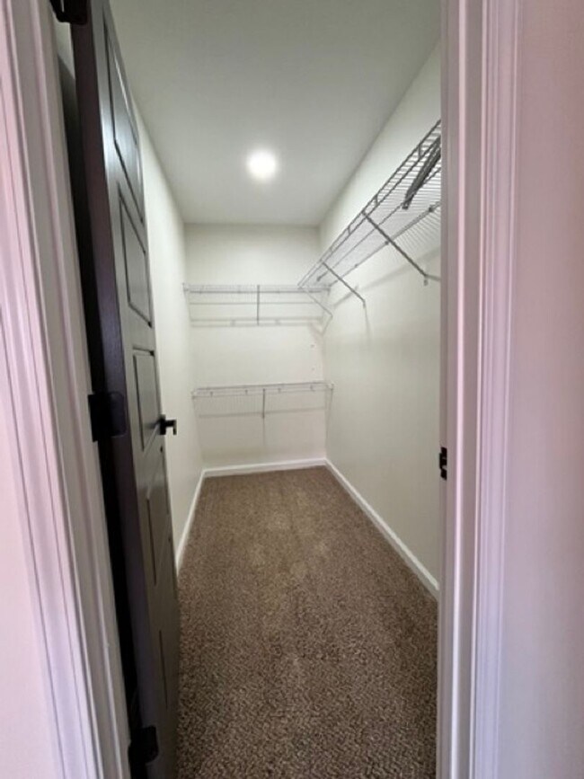 Building Photo - 204 Franklin Sq - Beautifully Updated Home in Bonaire