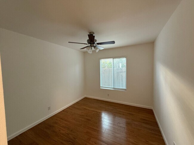 Building Photo - Single story with 3-car Garage!!