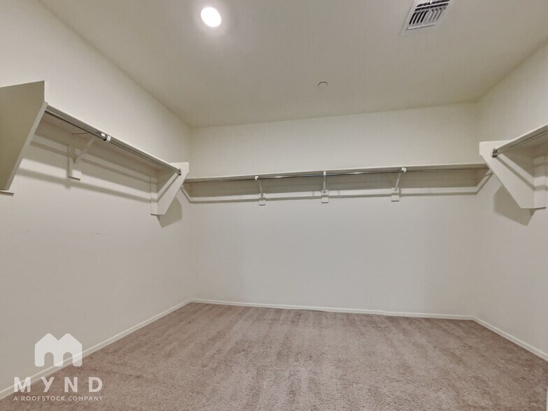 Building Photo - 13057 N Loralei Dr