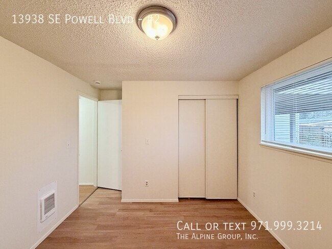 Building Photo - 13938 SE Powell Blvd