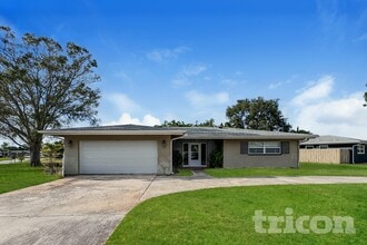 Building Photo - 10326 Hetrick Cir E