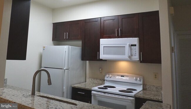 Building Photo - 10824 Antigua Terrace