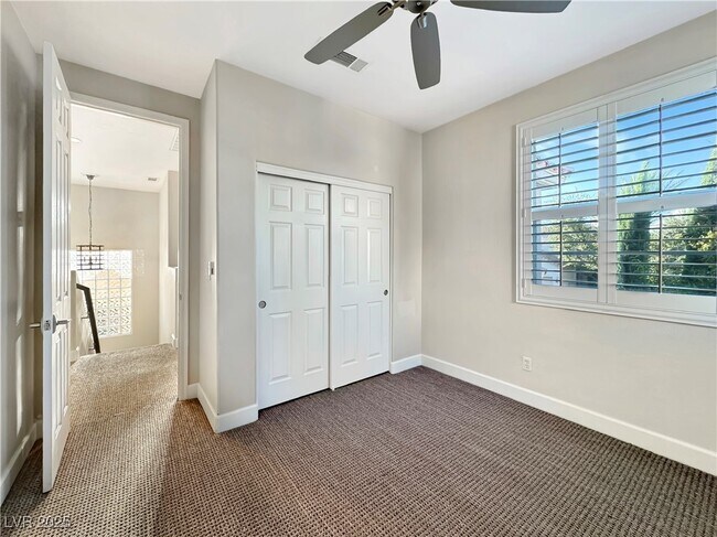 Building Photo - 1352 Fox Acres Dr
