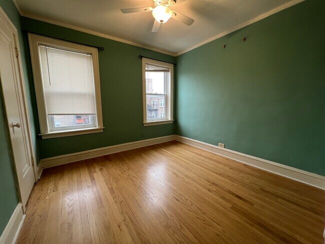 Building Photo - 6111 N Talman Ave