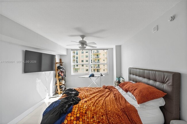 Building Photo - 19501 W Country Club Dr