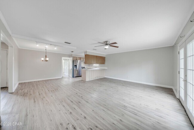 Building Photo - 404 Missouri Ave