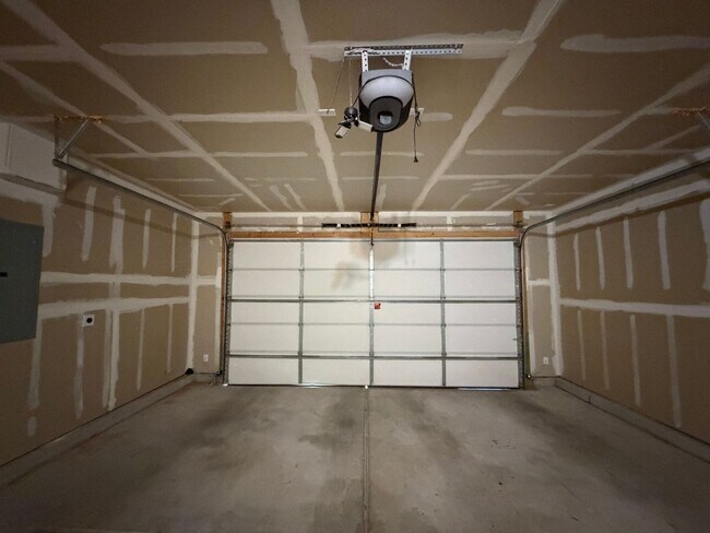 Building Photo - 4 Bedrooom Single Story New Build in Mesa Del Sol Near Netflix Studios!