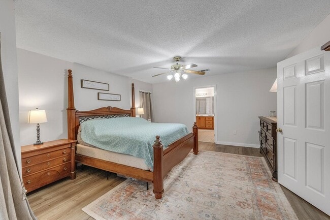 Building Photo - 6453 Garden Dr
