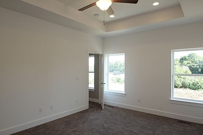 Building Photo - Easy access to Iowa City and beyond