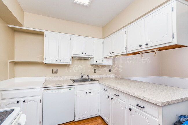 Building Photo - 14447 Cool Oak Ln