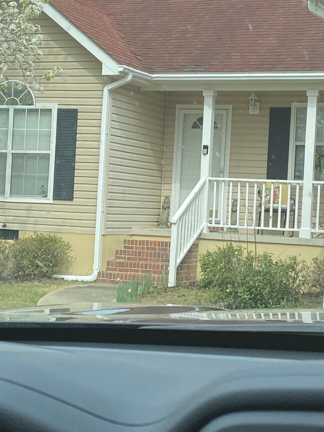 Building Photo - 158 Pebble Hill Dr N