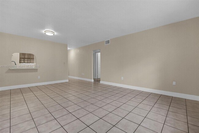 Building Photo - 17255 SW 95th Ave