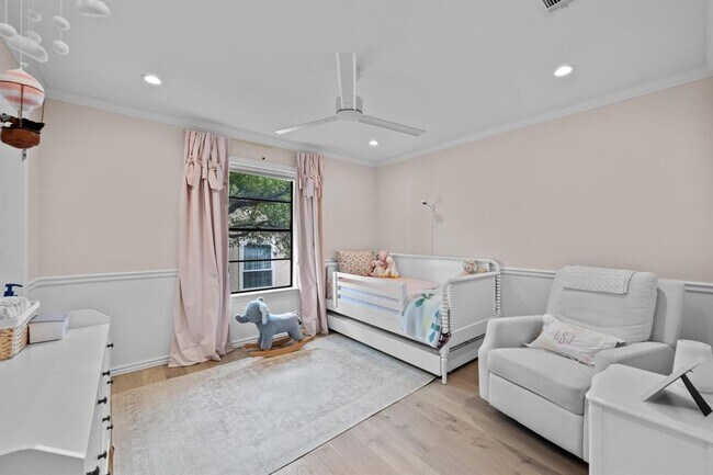 Building Photo - 8307 Spring Valley Dr
