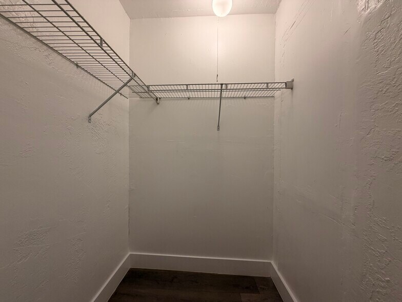 Building Photo - 132 SW 9th St