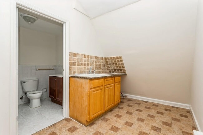 Building Photo - 24 Kress Ave
