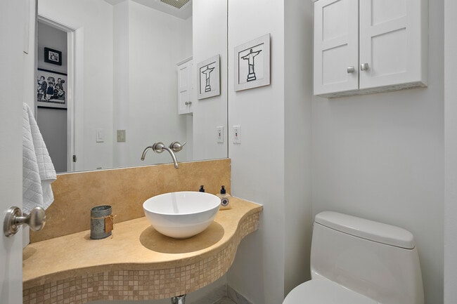 Building Photo - 3 Washington Cir NW