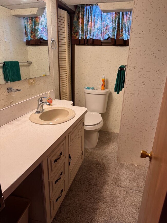 Building Photo - 4 Bedroom || 2.5 Bathroom Home in Boonsboro