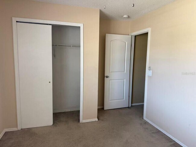 Building Photo - 1746 Mandavilla Dr