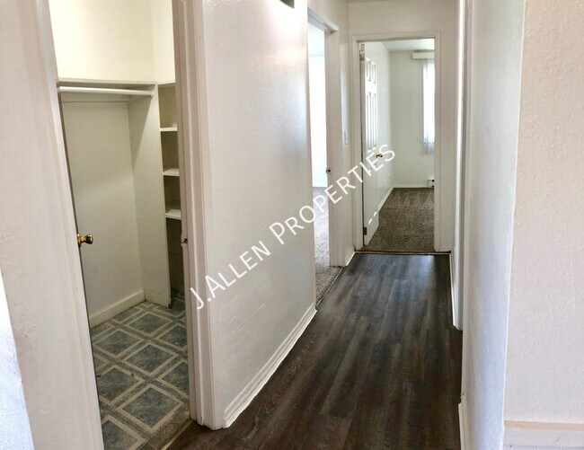 Building Photo - 1807 Parker Cir