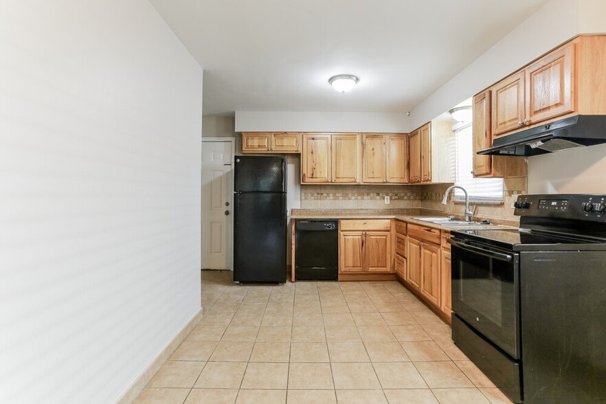 Building Photo - 53 Fernhill Ave