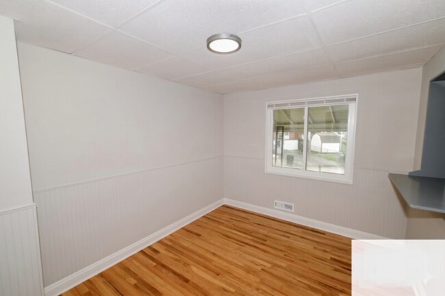 Building Photo - 3 Bedroom Semi-Detached