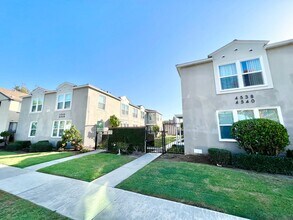 Building Photo - Bright Upstairs End-Unit 1 Bed / 1 Bath with Garage Options in Quiet Bixby Knolls Community