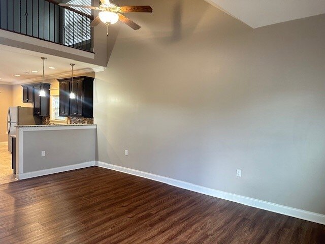 Building Photo - 112 NE Bellingham Dr