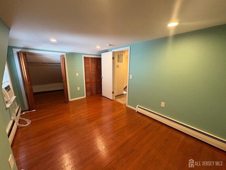 bedoom - 33 Hermann St