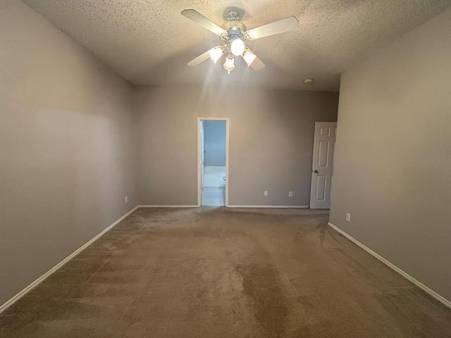 Building Photo - 2208 Wildwood Ln