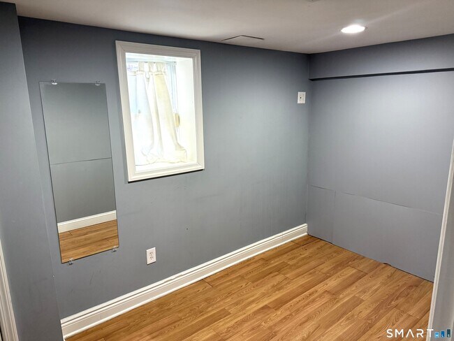 Building Photo - 1584 Madison Ave