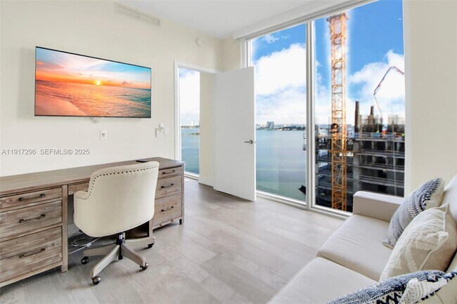 Building Photo - 2900 NE 7th Ave