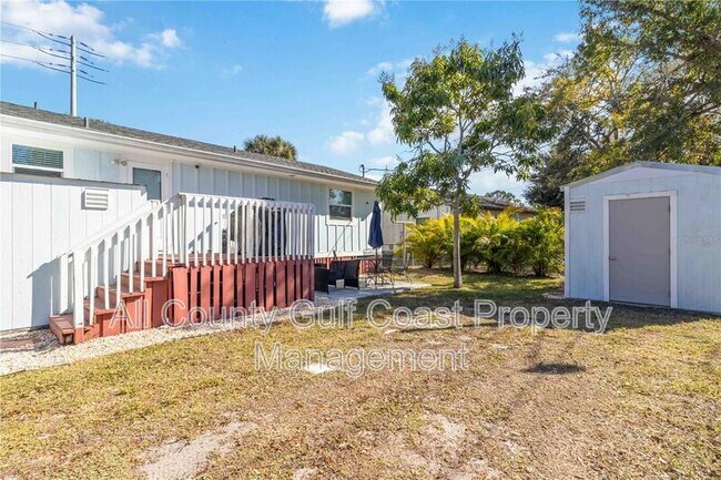 Building Photo - 604 Church St