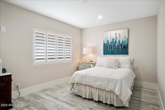 Building Photo - 13613 N 76th St