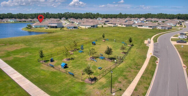 Building Photo - 130 Huesca Ct