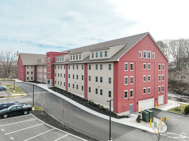 Building Photo - Fownes Mill-Large Rooms-Heated Garage-Welcome Home!