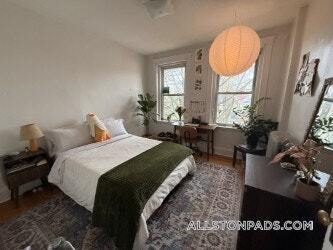 Building Photo - 40 Chester St