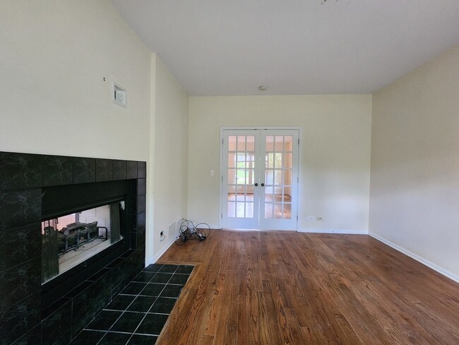 Building Photo - 3220 Indian Creek Dr