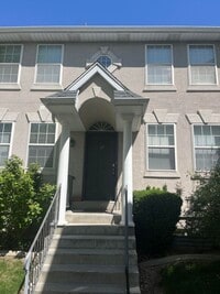 Building Photo - Gavarret Single Bedrooms