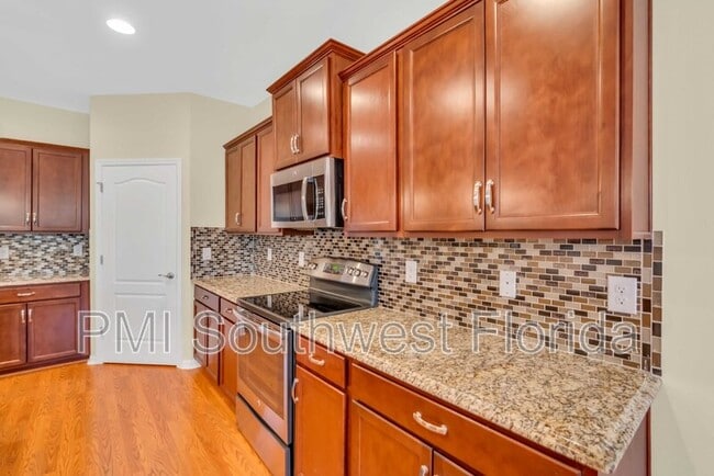 Building Photo - 2844 Esmeralda Dr