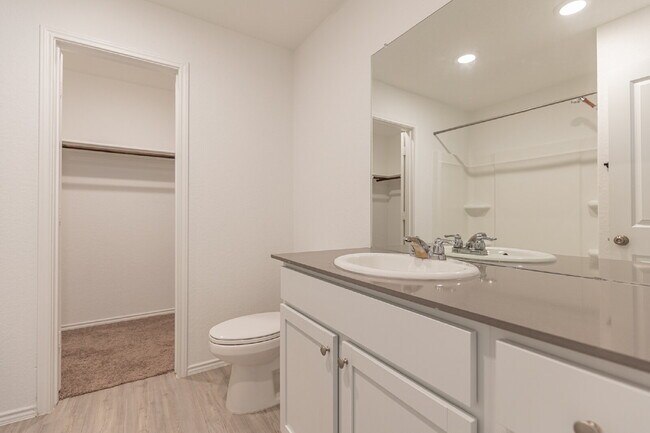 Building Photo - 5319 Hornbeck Hts