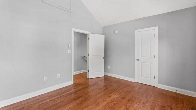 Building Photo - 2604 17th St NE