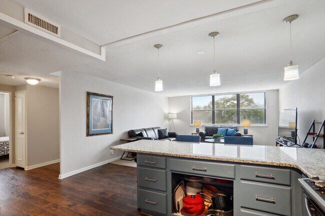 Building Photo - 2965 Pharr Court South NW