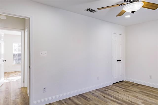 Building Photo - 1306 Lakeside Dr