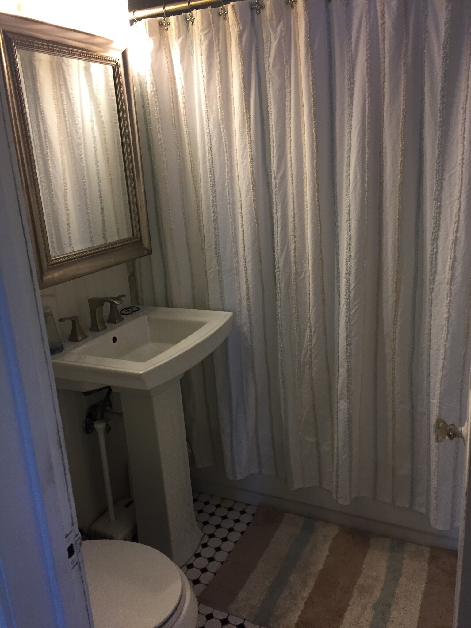 Main floor bathroom - 3131 Milwaukee St