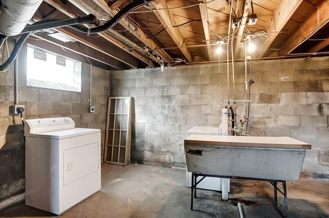 Building Photo - 1440 Elmwood Ave