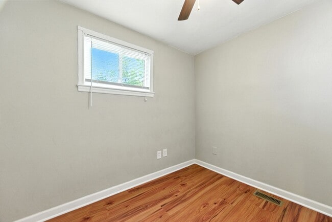 Building Photo - 206 Cynthia Dr
