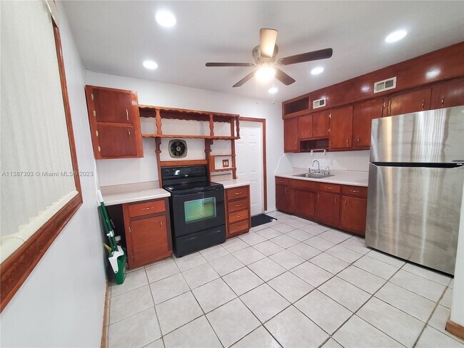 Building Photo - 7791 NW 39th St