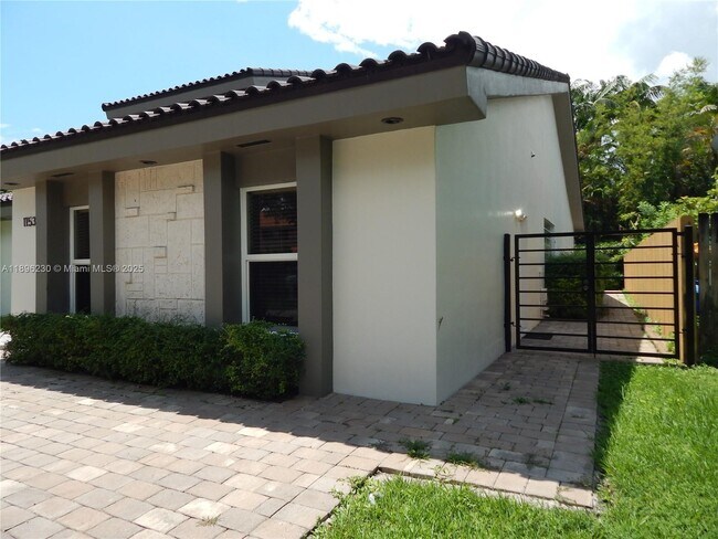 Building Photo - 11530 SW 92nd St