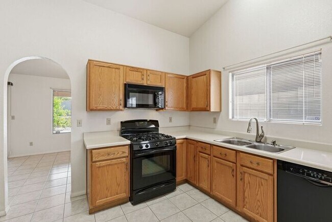 Building Photo - 8063 S New Abbey Dr