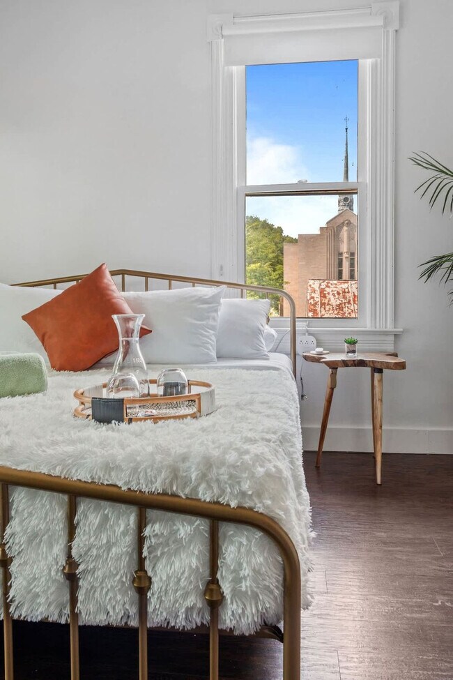 Building Photo - 241 W Water St